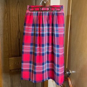 Made in USA! Vintage 100% Wool Ladies Skirt Size 6 with Pockets. Great Condition